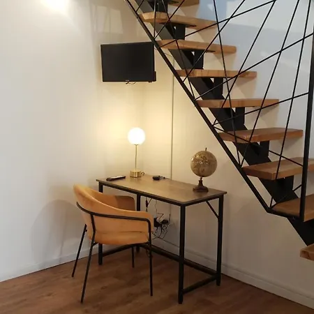 Jean-antoine Mondesir Apartment *